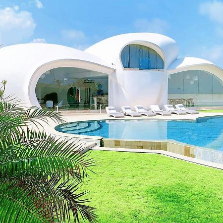 The Cloud Beachfront Villa Tabanan Exteriör bild