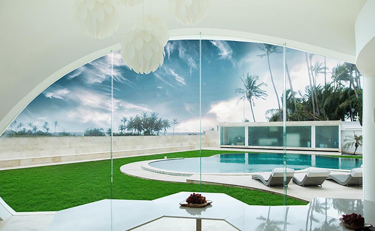 The Cloud Beachfront Villa Tabanan Exteriör bild