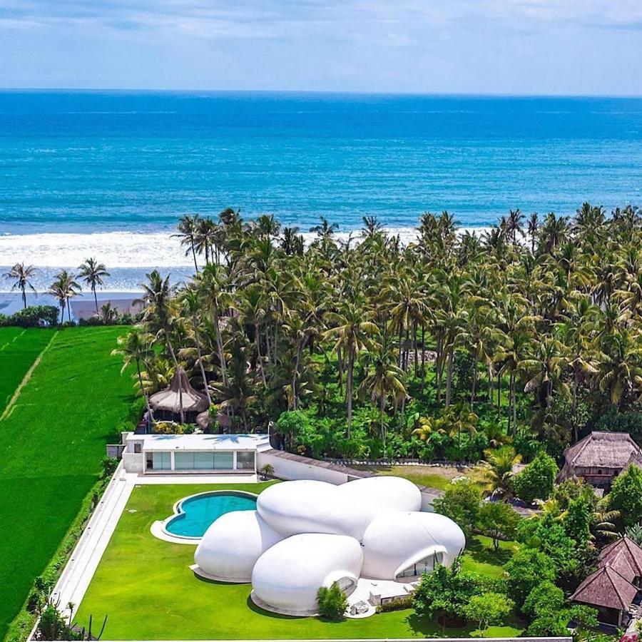 The Cloud Beachfront Villa Tabanan Exteriör bild