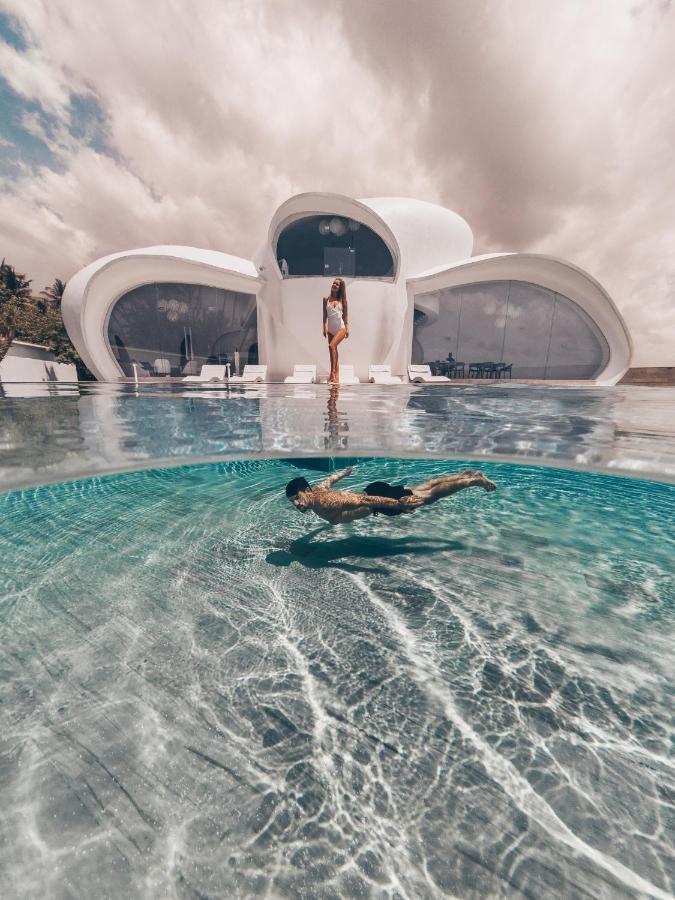 The Cloud Beachfront Villa Tabanan Exteriör bild