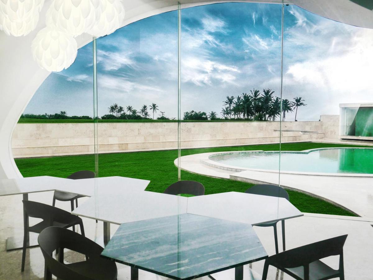 The Cloud Beachfront Villa Tabanan Exteriör bild